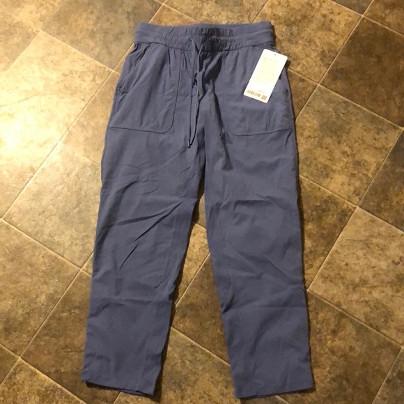 LULULEMON Beyond the Studio Crop Water Drop NWT - Picture 6 of 11